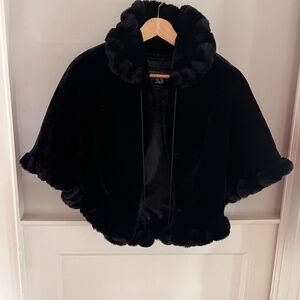 Stunning Poncho/Shawl/Cape -Its Faux Fur but unbelievably soft.